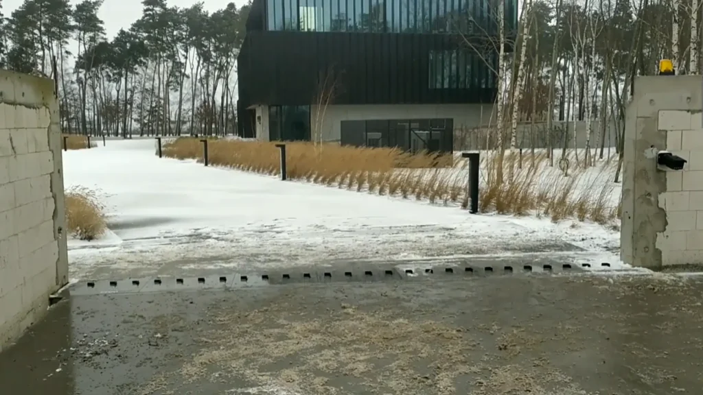 gate rising from the ground
