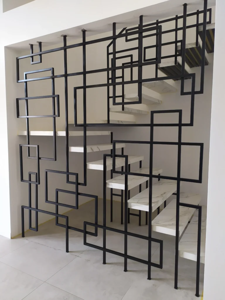 Cantilever stairs