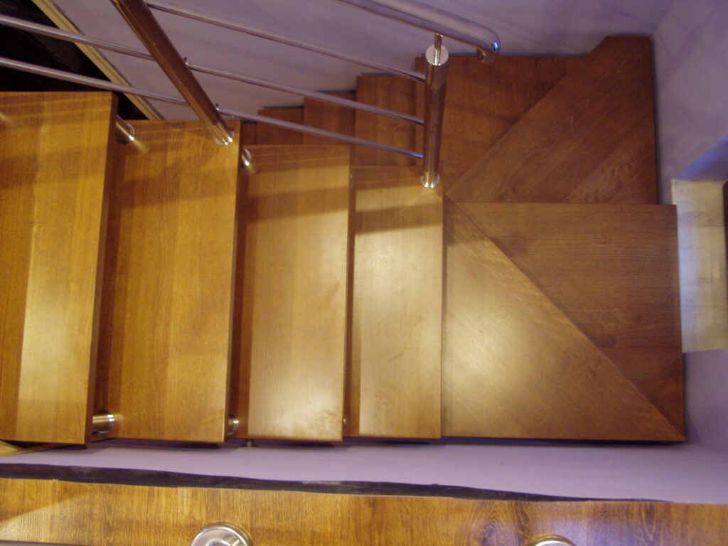 Open-riser stairs