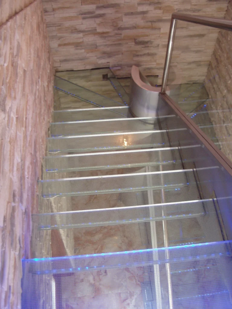 Ribbon stairs