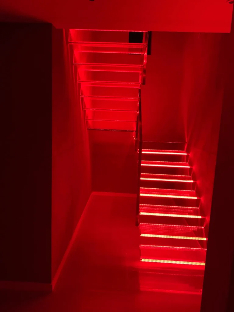 Floating shelf stairs